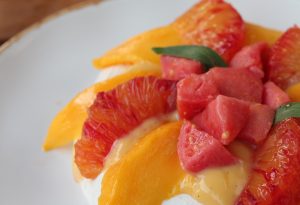 pavlova aux fruits tropicaux