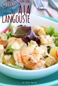 Salade avec langouste viandes et fruits