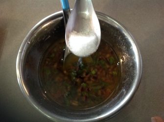vinaigrette balsamique à l’oignon rouge