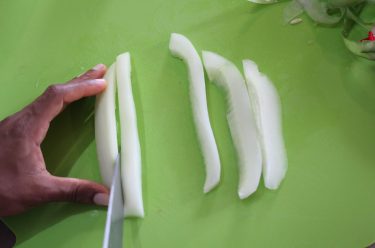 découpe crudité concombre