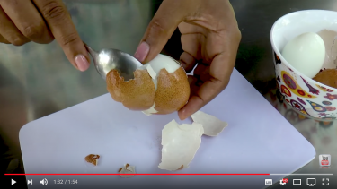 écaler parfaitement des oeufs durs