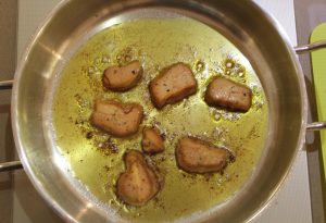 bonbons au foie gras et gelée de vin