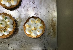 Tarte citron-basilic meringuée