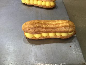 Éclair au citron meringué