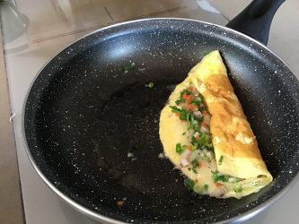 Omelette au fromage et aux herbes