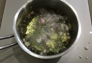 Beignets de fleurs de glycéria et moringa, façon tempura