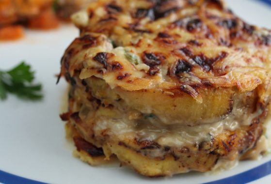 Gratin de banane jaune frite légumes antillais