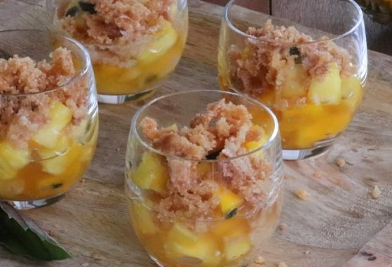 salade de fruits façon crumble recettes croustillantes