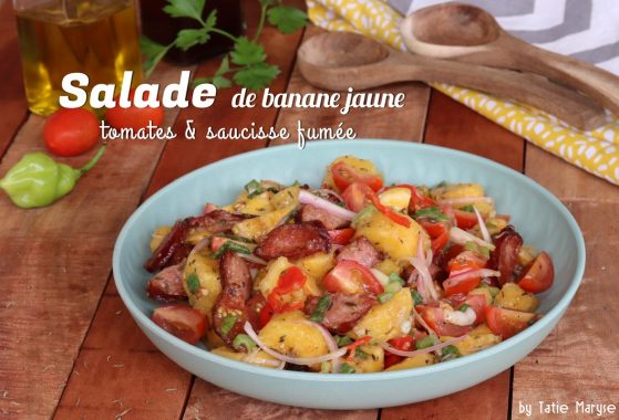 Salade de banane jaune saucisse