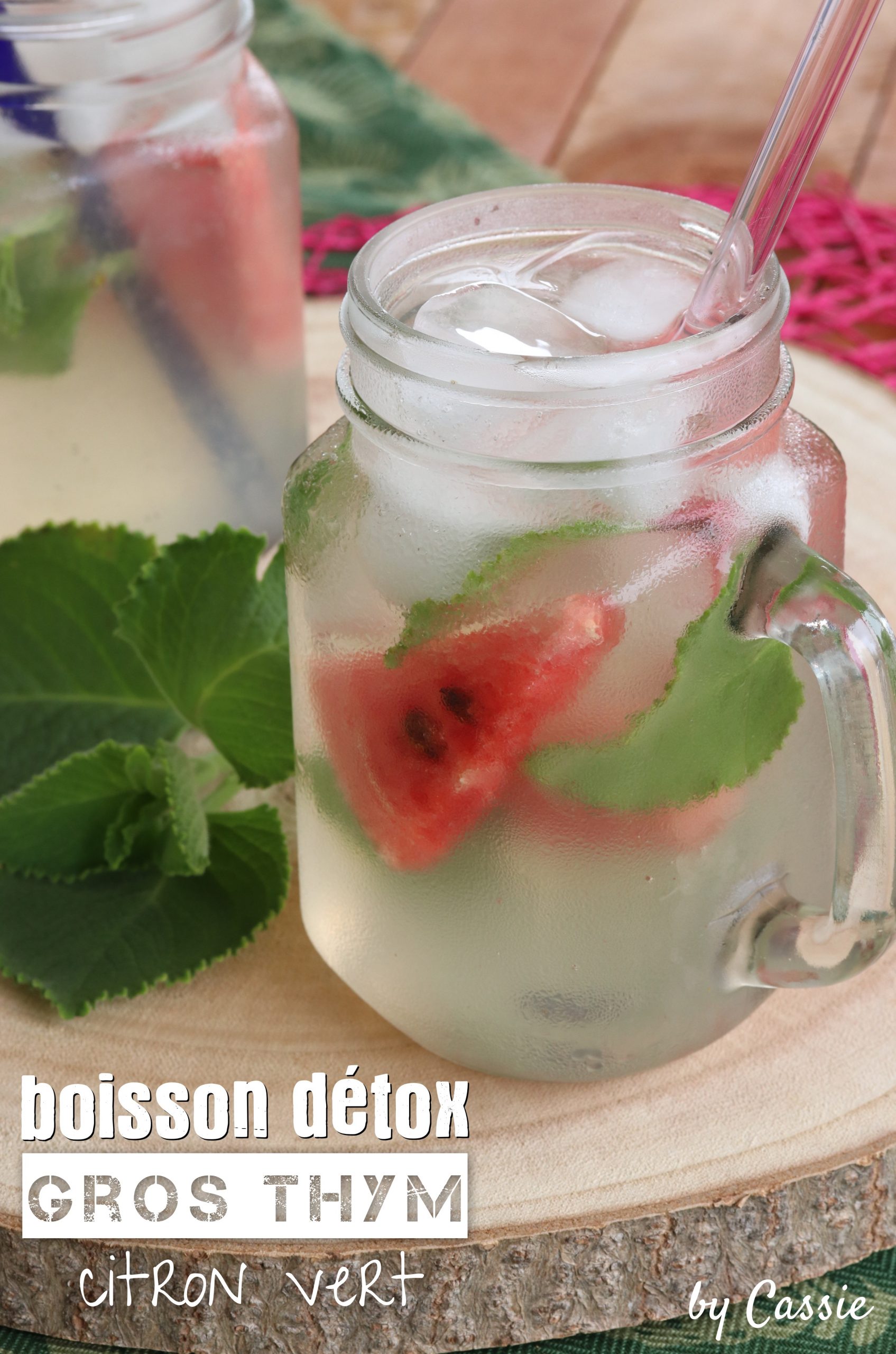 Boisson détox citron vert gros thym boissons rafraîchissantes