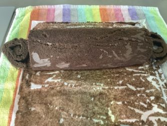 bûche Noël avec chocolat Elot