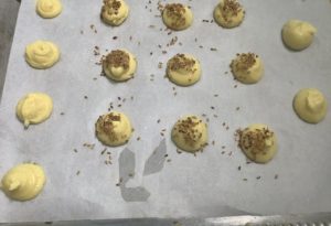 choux fourrés à la crème de champignons