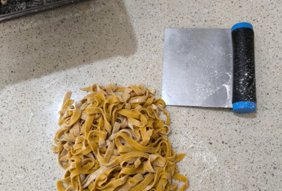 atelier pasta tagliatelles au curcuma