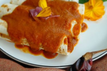 Enchiladas de poulet, sauce poivron fumé
