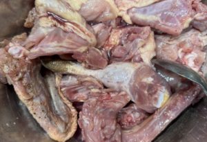 Civet de pintade aux pruneaux